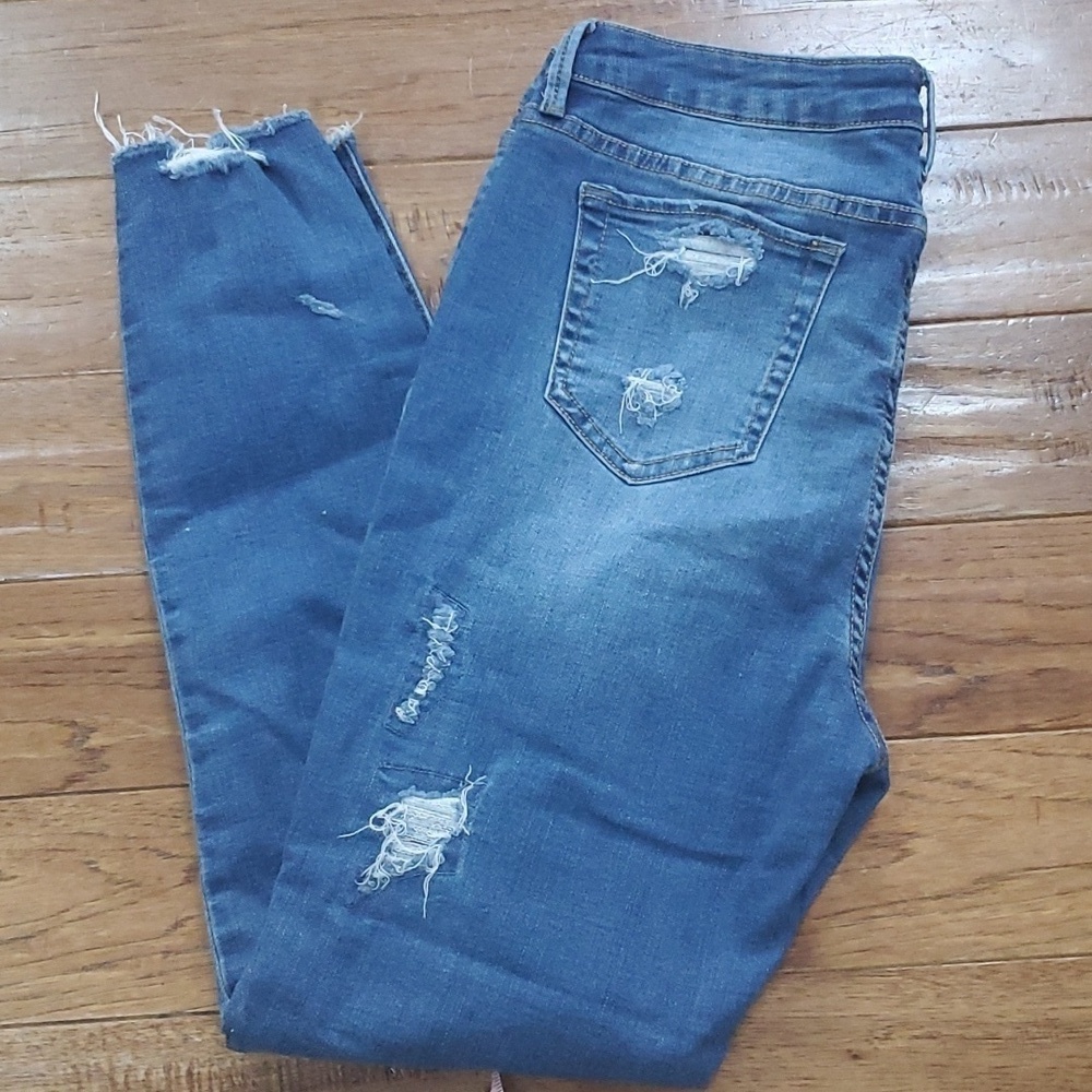 Simple Society WH2019-39 Distressed jeans